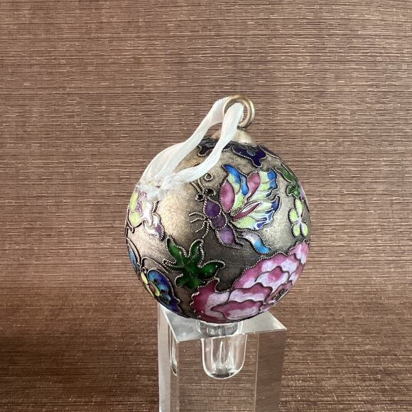 Vintage Cloisonné Christmas Ball Ornament – Floral Silver Enamel 3″ VTG - Picture 6 of 15
